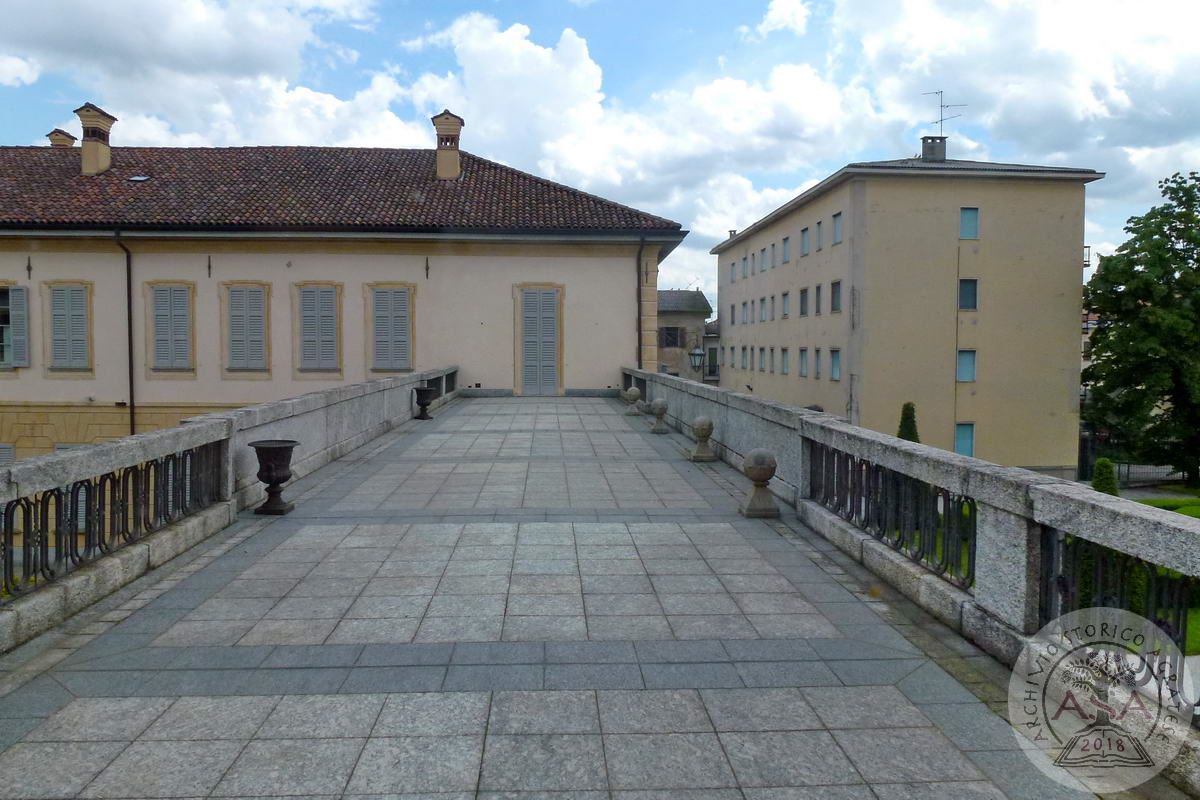 Villa Trivulzio - Interni - Terrazzo di collegamento fra edifici