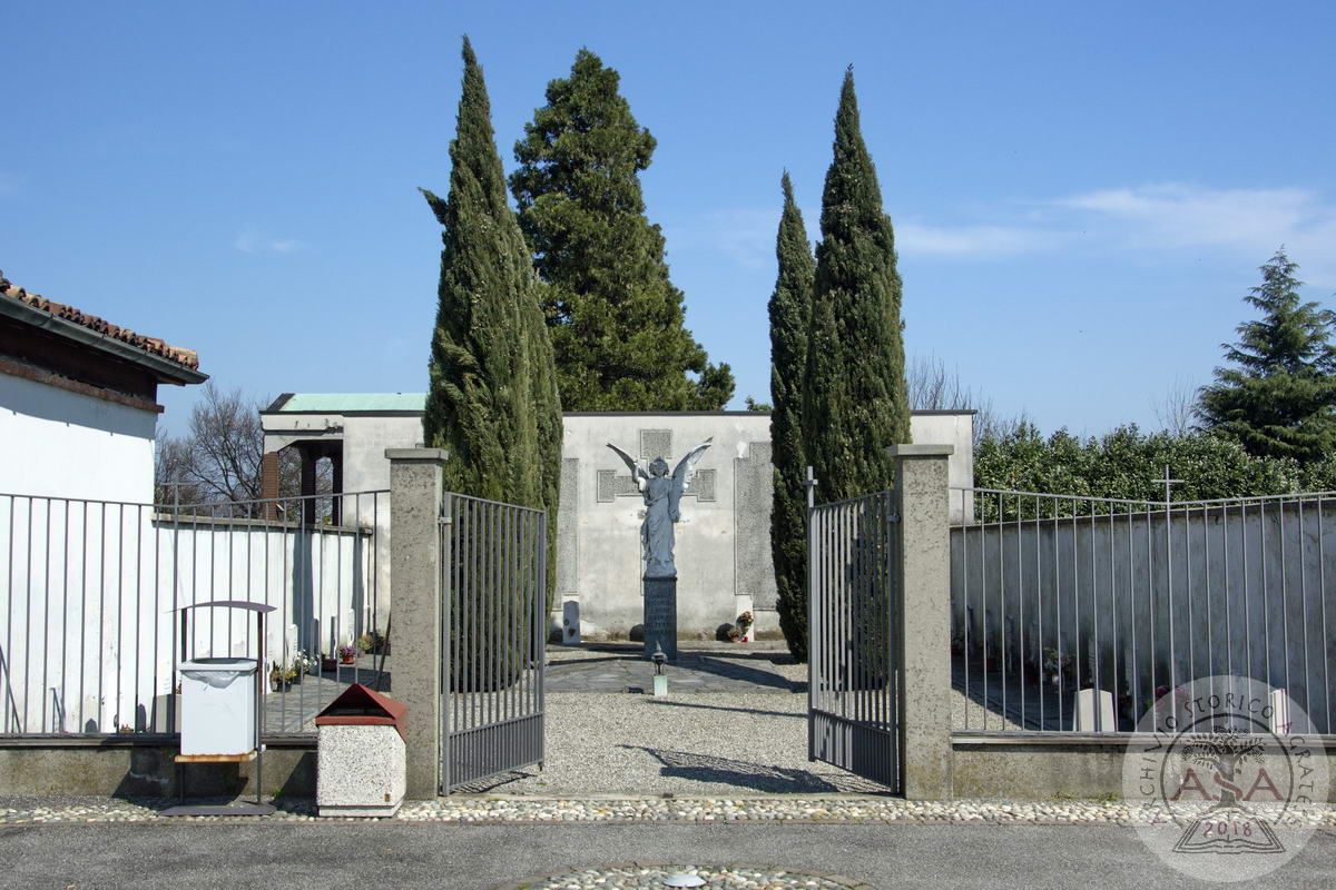 Omate, ingresso al cimitero dei Caduti