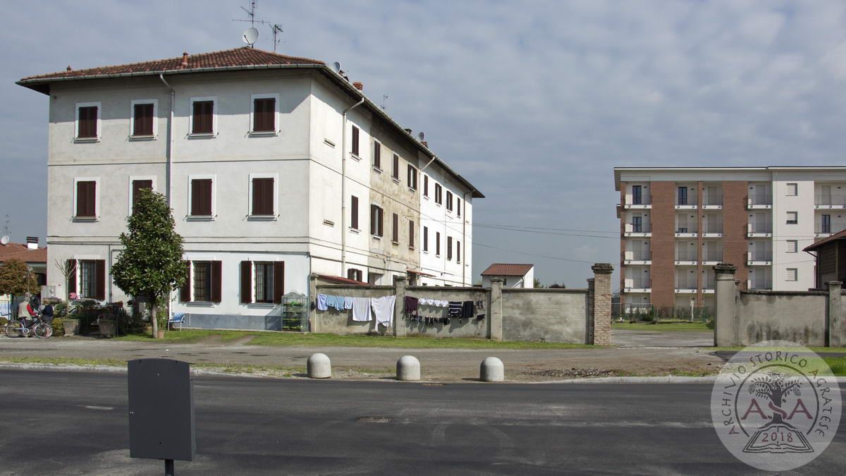 Omate, cascina Cascinetta vista dalla strada