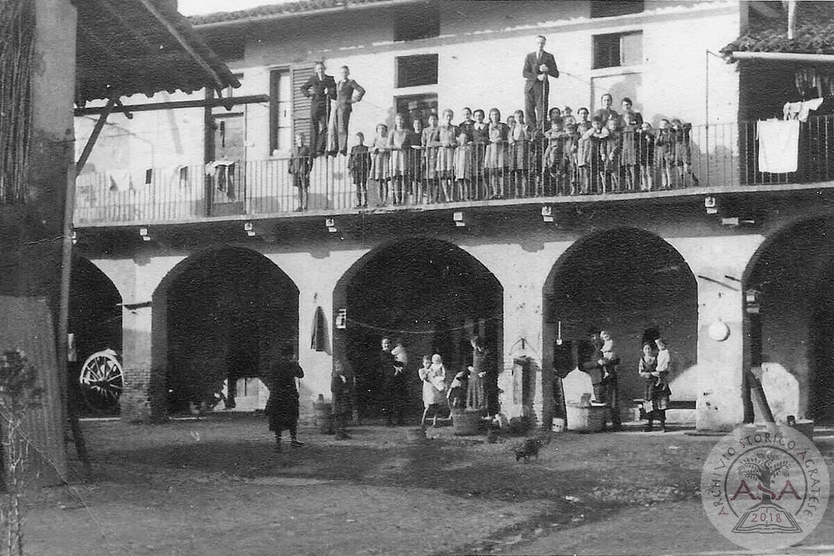 Campir foto di gruppo al balcone