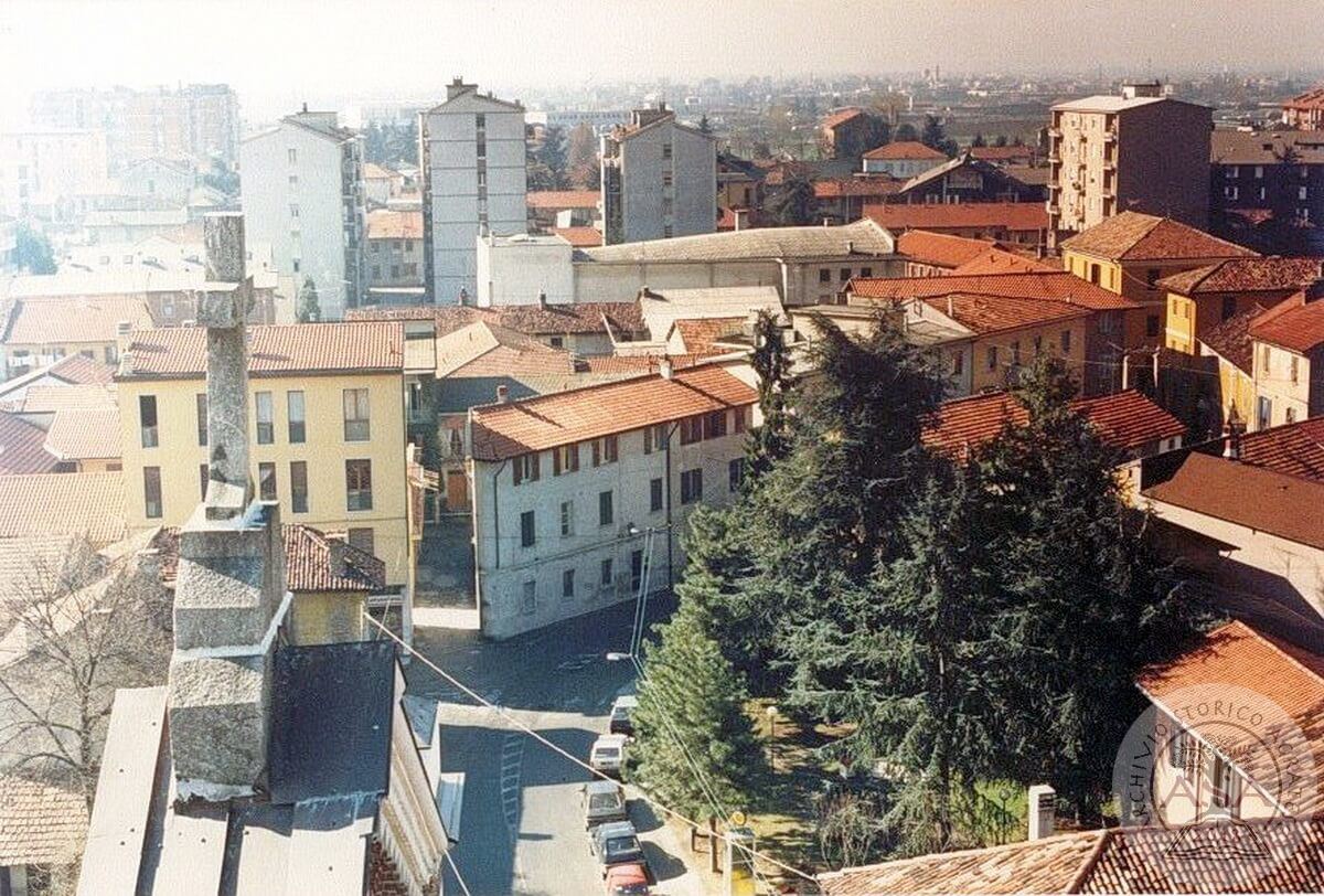  Via Marco d'Agrate con giardinetti vista dall'alto