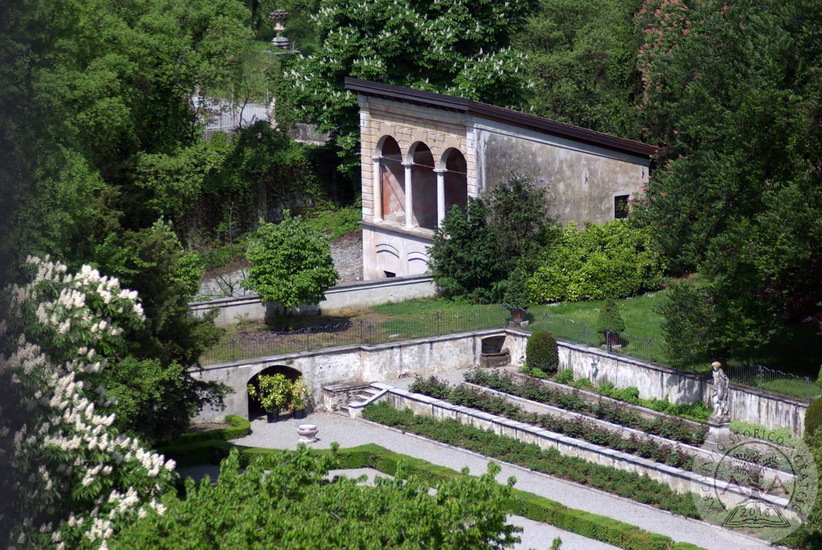 Panoramica dal campanile della chiesa di Omate, Villa Trivulzio