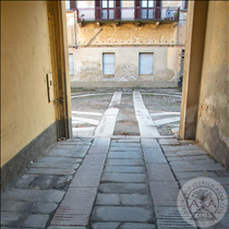 Omate, piazza Trivulzio, ingresso di Curt Archint