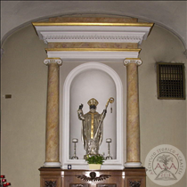 Chiesa parrocchiale di Omate - Cappella con statua di S. Zenone