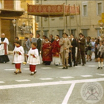 Processione con don Bruno Perego Piazza Pasquirolo