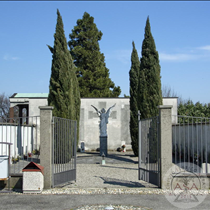 Omate, ingresso al cimitero dei Caduti