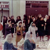 Processione (donne di Azione Cattolica)