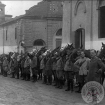 Adunata militari con cavalli