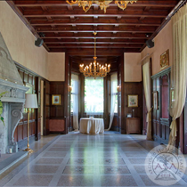 Villa Trivulzio - Interni - Salone con camino