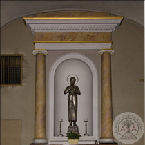 Chiesa parrocchiale di Omate - Cappella con statua di Maria Compresa