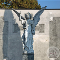 Omate, cimitero dei Caduti, dettaglio della statua